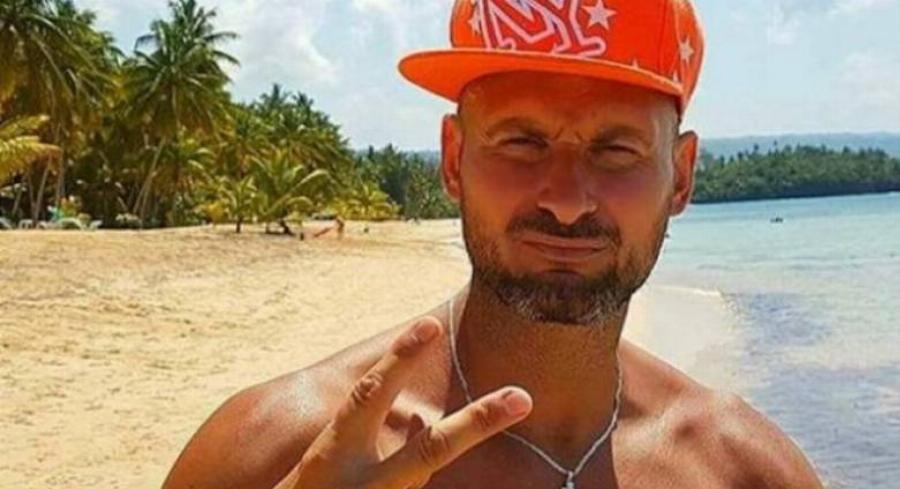 Κλειδωμένος στην τουαλέτα στα ΕΛΤΑ Κρυονερίου σε κατάσταση σοκ απειλεί να αυτοκτονήσει ο Πάνος Αργιανίδης