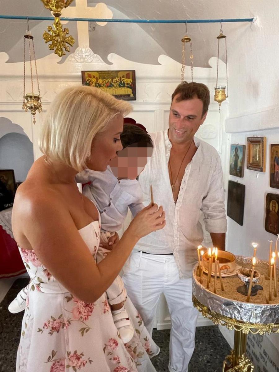 «Ένιωθα ότι ο Τζώρτζης ήταν εδώ»: Η Κατερίνα Μονογυιού βάφτισε το παιδί του αδερφού της σε κλίκα συγκίνησης