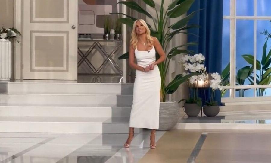 Λαμπερή πρεμιέρα για την Φαίη Σκορδά: Το τεράστιο πλατό που είναι σαν παλάτι, η συγκίνηση και τα «καρφιά» στον Λιάγκα