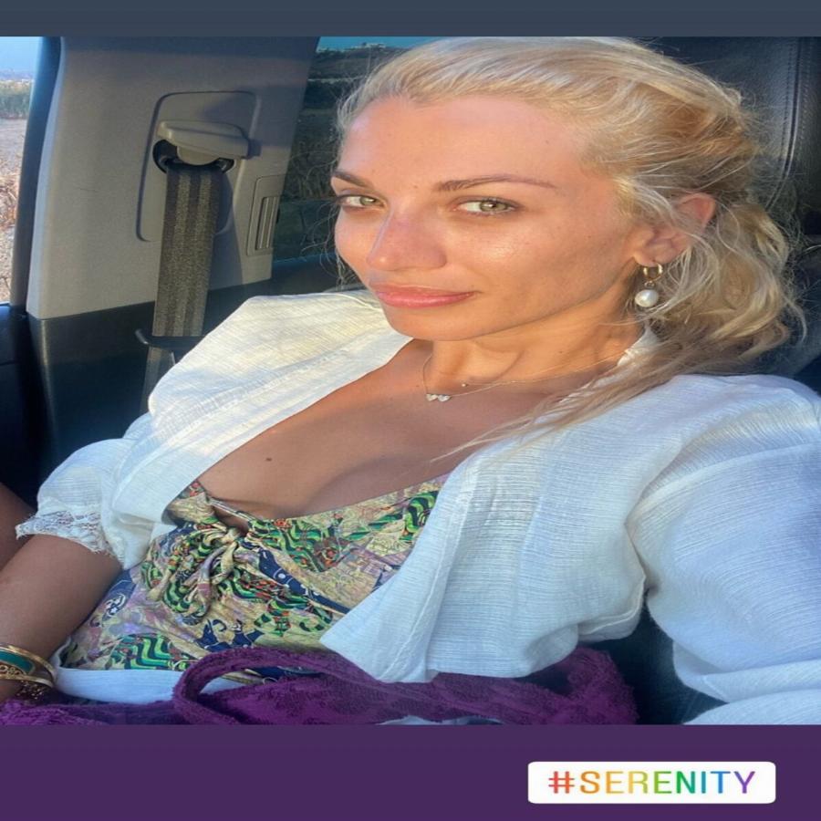 Δεν μπορεί να το κρύψει πια: Διέρρευσαν οι πρώτες φωτογραφίες της εγκυμονούσας Κωνσταντίνας Σπυροπούλου στον 5ο μήνα