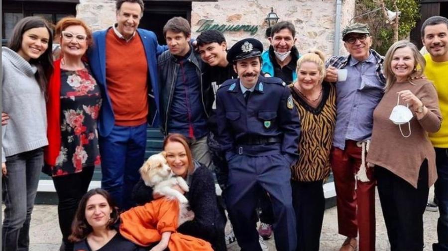 Την είδαμε μόνο μια φορά: Η σκηνή του Καφέ της Χαράς, που απαγορεύτηκε για πάντα, κόπηκε στο μοντάζ και δεν έπαιξε ποτέ στις επαναλήψεις