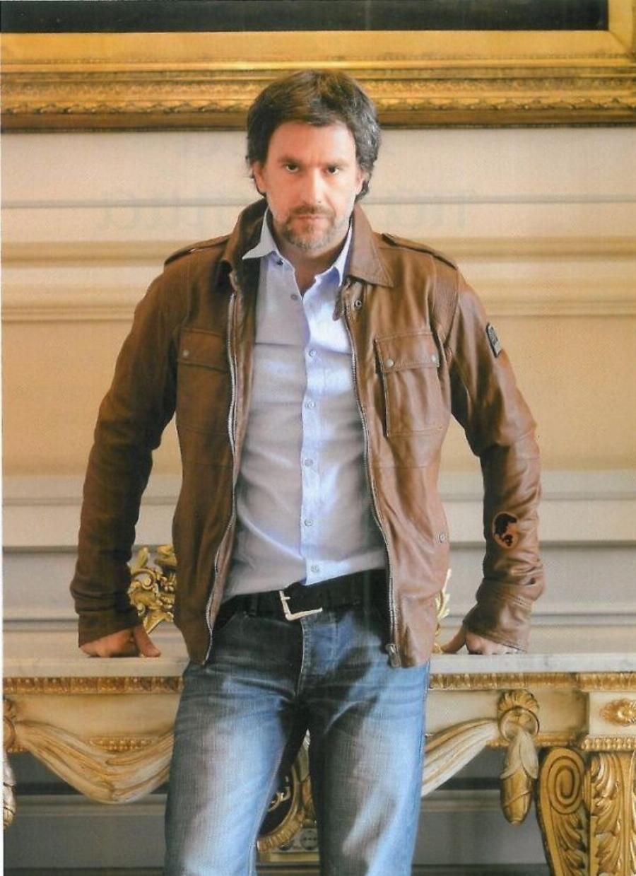 Αλέξανδρος Σταύρου: Η γνωριμία και ο γάμος με την Τουμασάτου, η αιτία που δεν δίνει συνεντεύξεις και τα οικονομικά προβλήματα