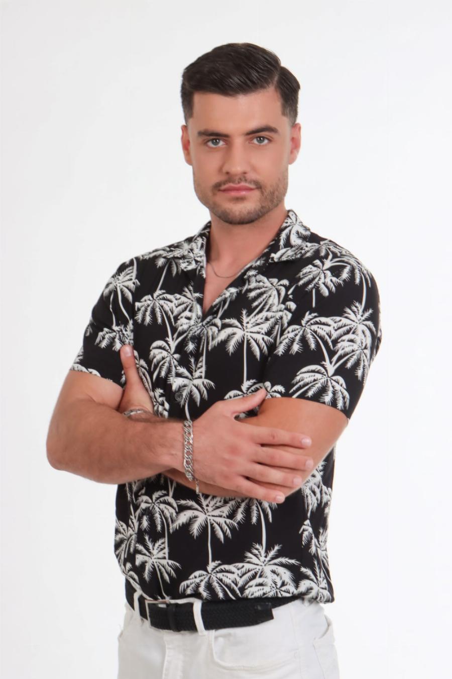 Οι γοητευτικοί παίκτες του Love Island: Οι 5 κοπέλες και τα 5 αγόρια που μπαίνουν στο ριάλιτι