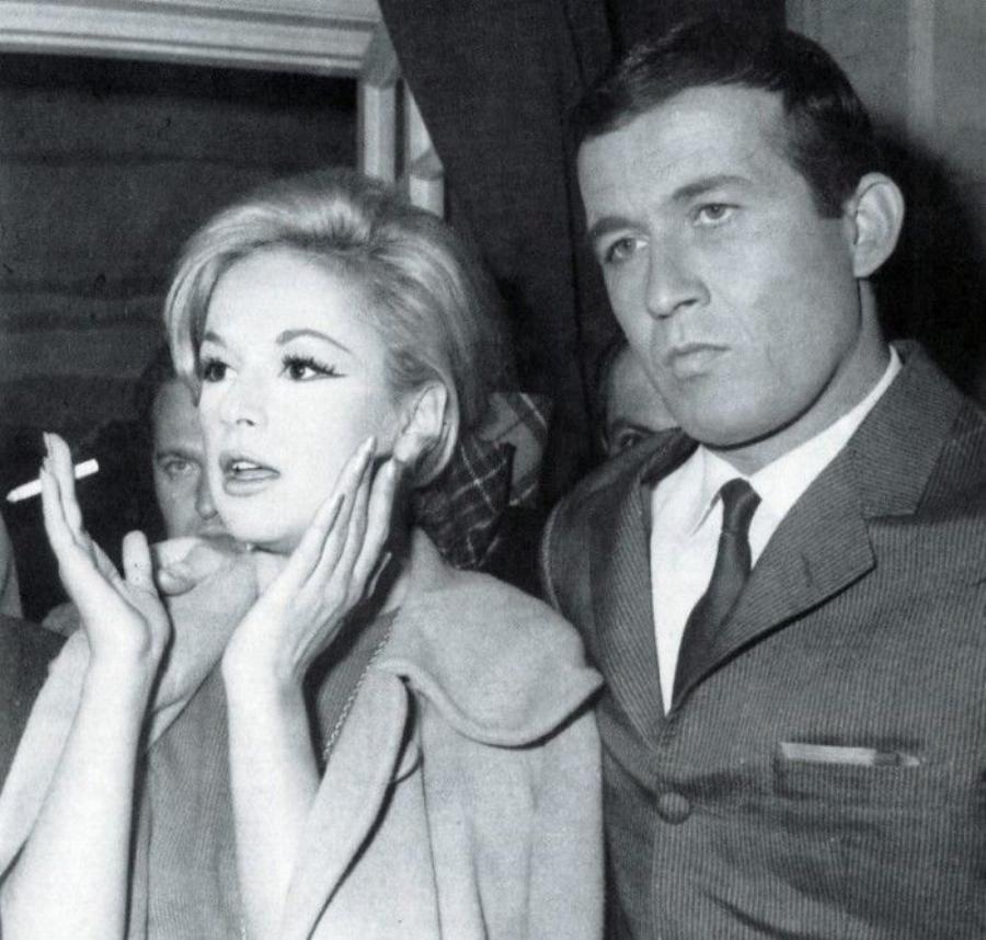 Οι διαμάχες που κανείς δεν γνώριζε: Ο τσακωμός της Αλίκης Βουγιουκλάκη με φίλη της για τον Παπαμιχαήλ