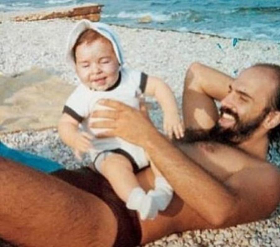 Γιάννης Ζουγανέλης: Η vintage φωτογραφία από την εποχή του 80′ και η τρυφερή αγκαλιά με την μικρή Ελεονώρα