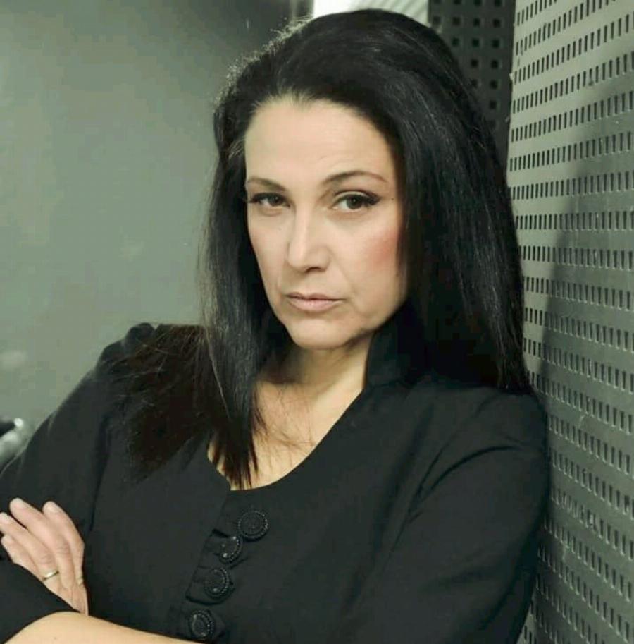 Παραμένει γοητευτική η Καλλιόπη Ευαγγελίδου: Η 48χρονη ηθοποιός εντυπωσιάζει με την εμφάνιση της μέχρι και σήμερα