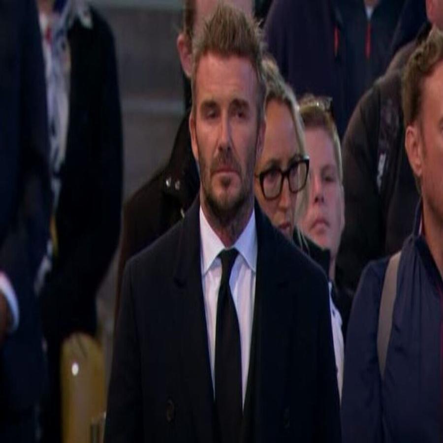 Επικές στιγμές στην Αγγλία: Ακόμη και ο Ντέιβιντ Μπέκαμ δάκρυσε μπροστά στο φέρετρο της βασίλισσας Ελισάβετ