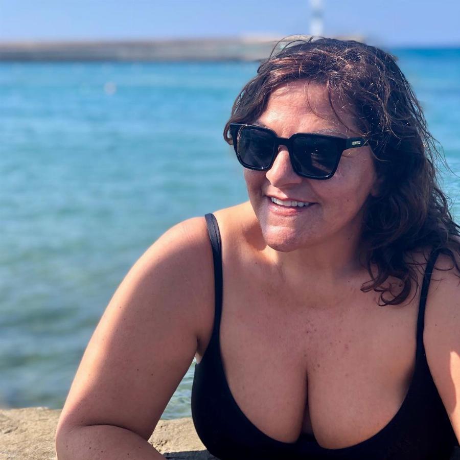 Η Βίκυ Σταυροπούλου αποχαιρετά το καλοκαίρι & “ρίχνει” το Instagram: Με αποκαλuπτικό μαγιό και πιο χαμογελαστή από ποτέ