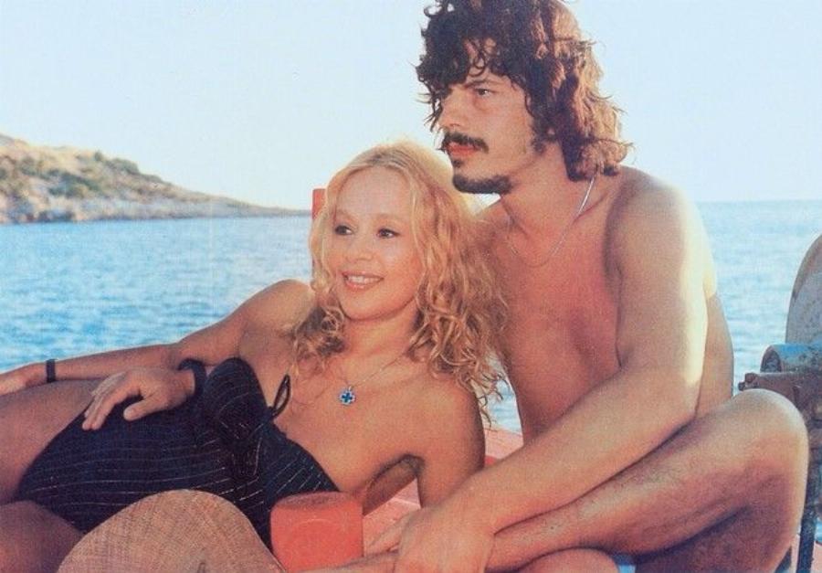 Βλάσσης Μπονάτσος: Ο «Γαρύφαλλος», η σχέση με την Βουγιουκλάκη, ο γάμος με την κόρη της Λάσκαρη και το απαγορευμένο βίντεο κλίπ