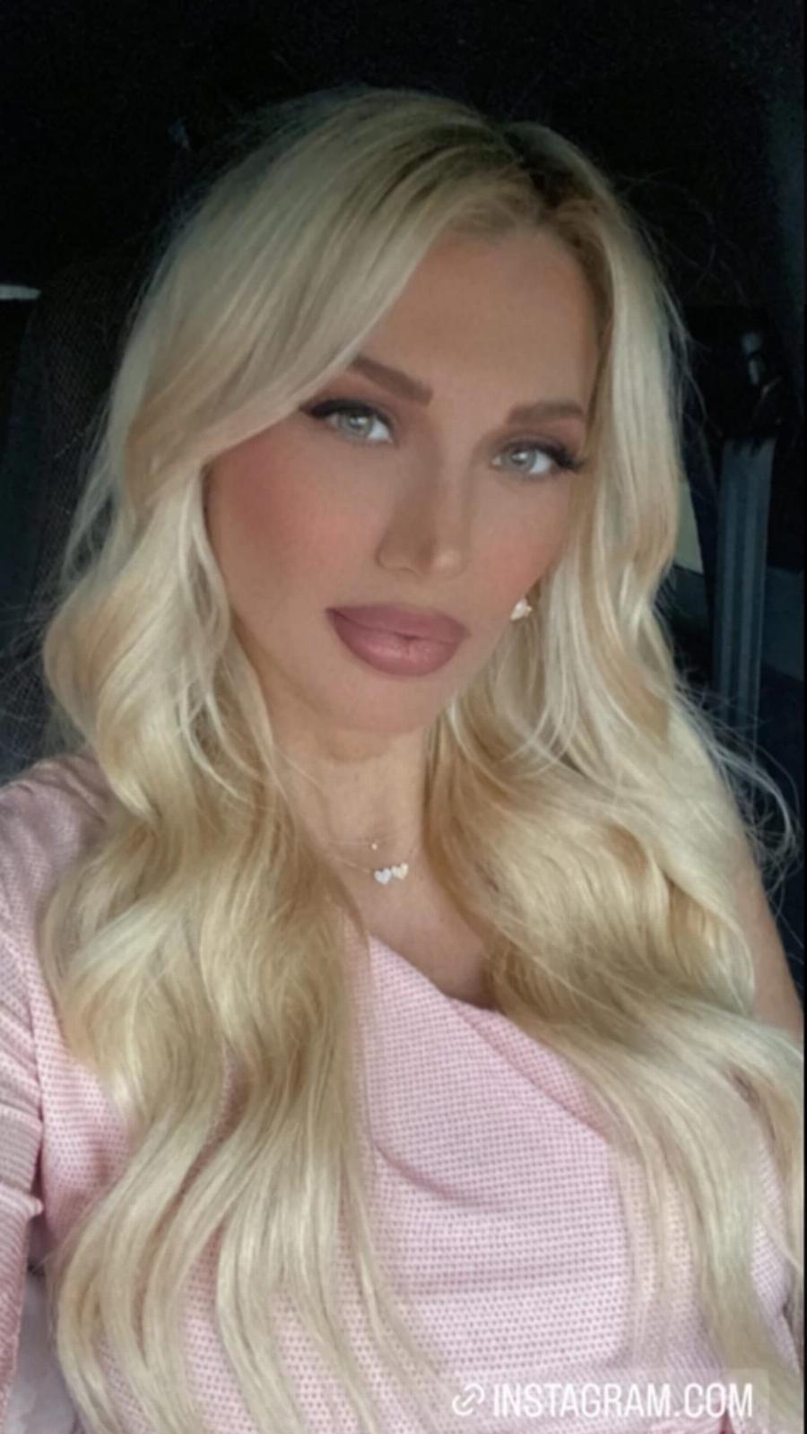 Η πιο όμορφη εγκυμονούσα στα 35 της η Κωνσταντίνα Σπυροπούλου: Τα λαμπερά γενέθλια με σούπερ μίνι εφαρμοστό φόρεμα