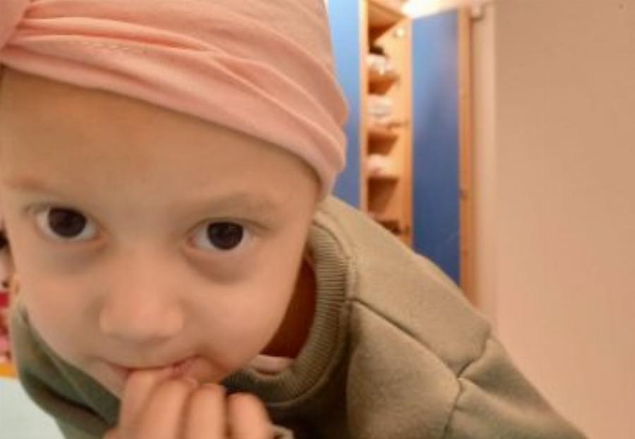 Πράξη αγάπης: Η 11χρονη Αλεξία φτιάχνει κομποσχοίνια για να βοηθήσει στην θεραπεία του μικρού Κυριάκου