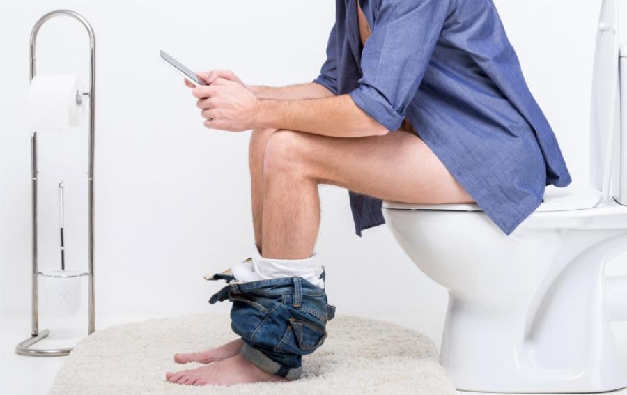 Νέα έρευνα: Πόσες φορές αν πας τουαλέτα μέσα στην ημέρα αυξάνεις τις πιθανότητες για καρδιακή προσβολή