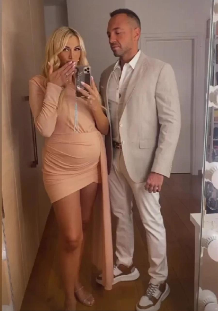 Η πιο όμορφη εγκυμονούσα στα 35 της η Κωνσταντίνα Σπυροπούλου: Τα λαμπερά γενέθλια με σούπερ μίνι εφαρμοστό φόρεμα