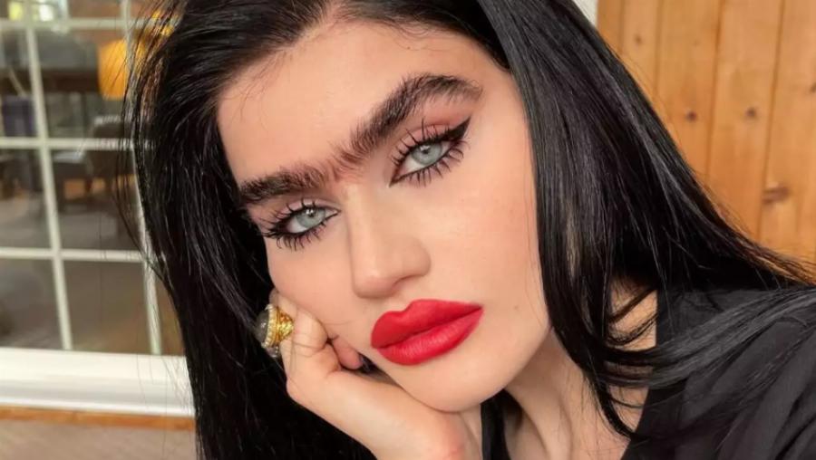 Τα διάσημα φρύδια της Σοφίας Χατζηπαντελή: Το μοντέλο που απέκτησε παγκόσμια φήμη για τα πυκνά φρύδια του