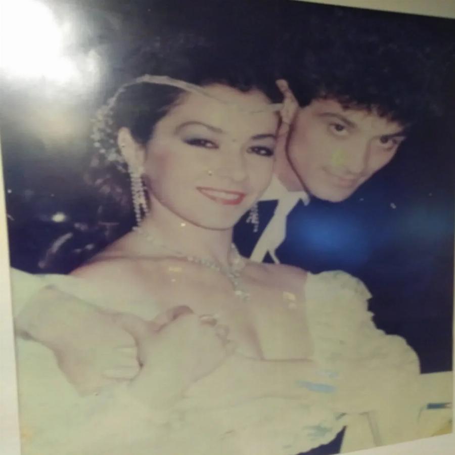 Βίνα Ασίκη: Η μεγάλη ντίβα της βιντεοκασέτας των 80’s, οι δικαστικές διαμάχες και ο λόγος της εξαφάνισης της από τη δημοσιότητα