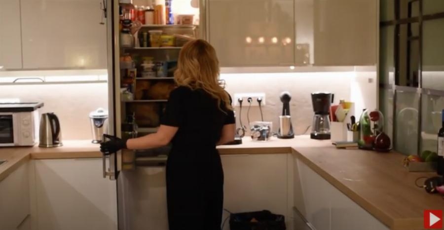 Ελεονώρα Ζουγανέλη: Σπάνιες φωτογραφίες από το νεοκλασσικό σπίτι στο οποίο μένει με τον αγαπημένο της