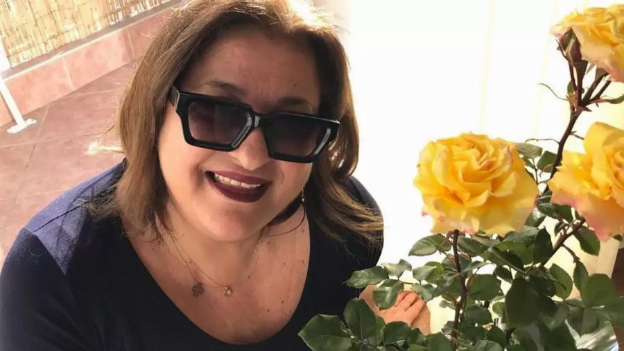 Ελισάβετ Κωνσταντινίδου: Βγαλμένο από παραμύθι το σπίτι της στην Αίγινα με παραδεισένιο κήπο και ονειρική θέα