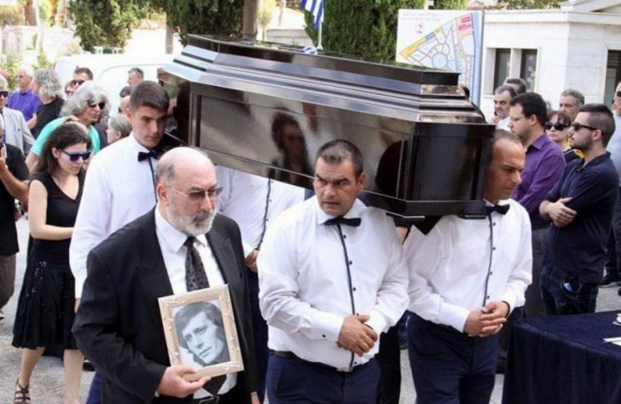 Γιάννης Καλατζής: Το τραγούδι που έγραψε ιστορία, το διάσημο τέλος του και τα όνειρα της μητέρας του