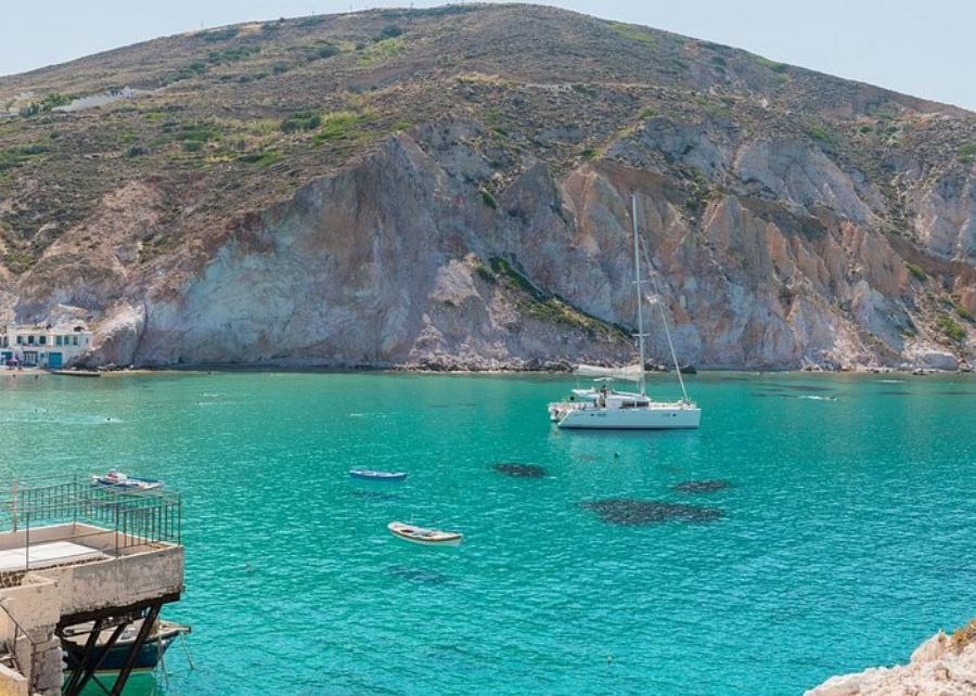 Ποια Μύκονος και ποια Σαντορίνη: Αυτό είναι το ελληνικό νησί – όνειρο που βγήκε το 2ο καλύτερο στην Ευρώπη