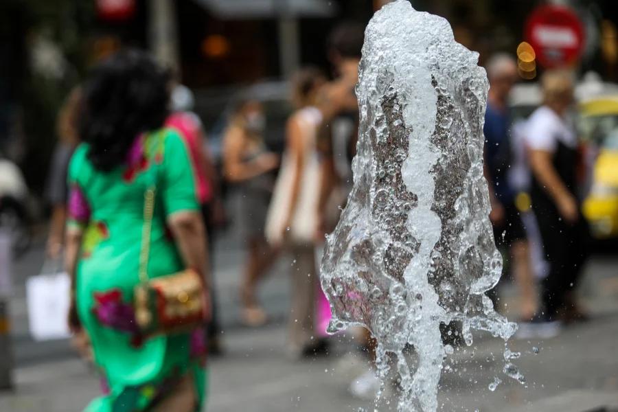 Ο καιρός έχει τρελαθεί: Τα πρώτα χιόνια θα πέσουν μετά τον καύσωνα