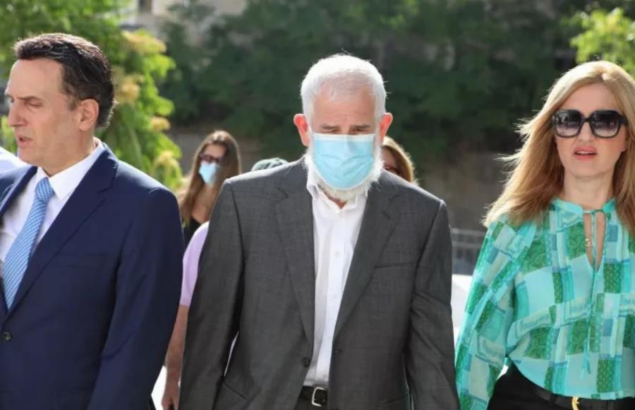 Τα μάζεψε όλα και άφησε κάτι: Το μόνο πράγμα που άφησε ο Πέτρος Φιλιππίδης πίσω στη φυλακή και ποιος είναι ο συμβολισμός