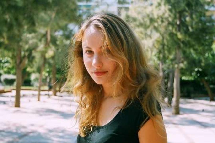 Έφυγε από την Ελλάδα και πέτυχε το όνειρο της: Η ηθοποιός Ελευθερία Γεροφωκά είναι αγνώριστη σήμερα