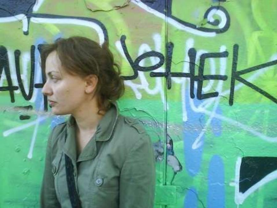 Έφυγε από την Ελλάδα και πέτυχε το όνειρο της: Η ηθοποιός Ελευθερία Γεροφωκά είναι αγνώριστη σήμερα