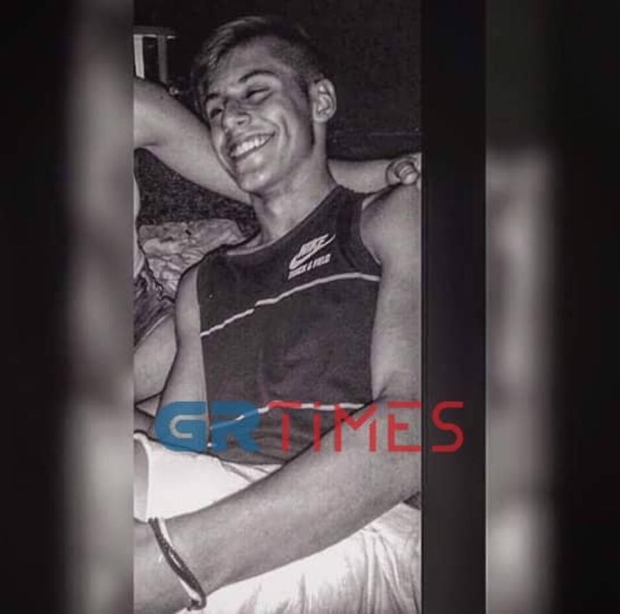Σπαράζει καρδιές η μητέρα που έχασε τον 17χρονο γιο της σε τροχαίο: «Το αγόρι μου έφυγε για πάντα»