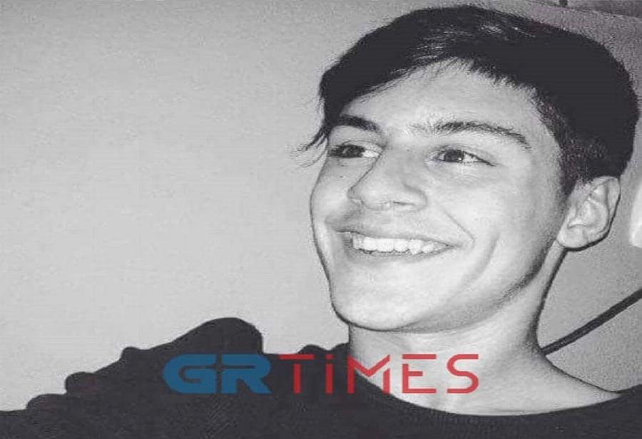 Σπαράζει καρδιές η μητέρα που έχασε τον 17χρονο γιο της σε τροχαίο: «Το αγόρι μου έφυγε για πάντα»