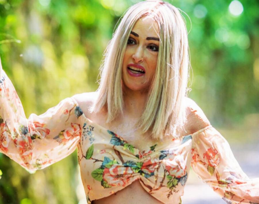 Παίρνει τη ζωή της πίσω: Η Ιωάννα Παλιοσπύρου στο κέντρο αποκατάστασης, οι φωτογραφίες από την στιγμή που της καθαρίζουν τις ουλές