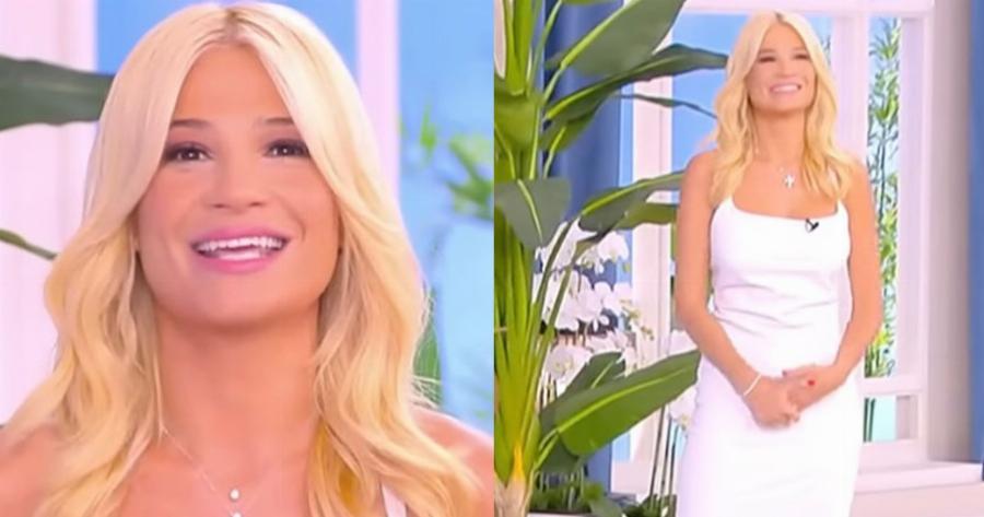 Ντυμένη στα λευκά σαν άγγελος: Η Φαίη Σκορδά επέστρεψε στην τηλεόραση και συγκίνησε όλο το Πανελλήνιο