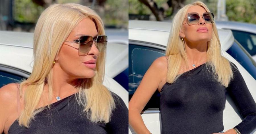 Το εσωτερικό από το σπίτι της Ελένης Μενεγάκη στα Μελίσσια: Το πέτρινο τζάκι και η μοντέρνα διακόσμηση