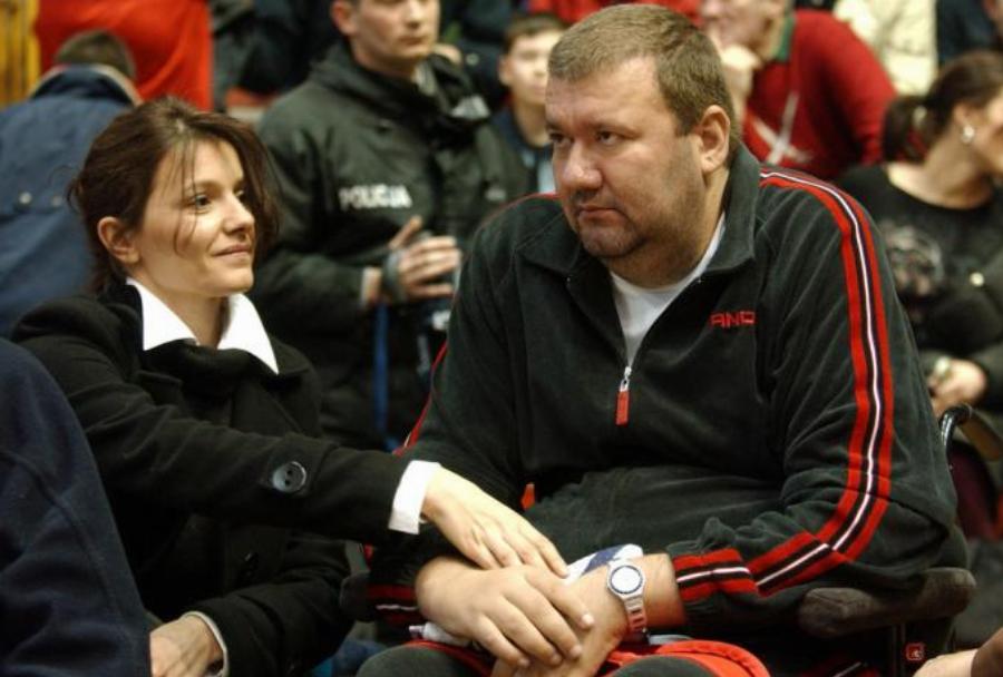 «Δε νιώθω τα πόδια μου»: Το χτύπημα του Μπόμπαν Γιάνκοβιτς με το κεφάλι στη μπασκέτα που κανείς Έλληνας δεν θα ξεπεράσει