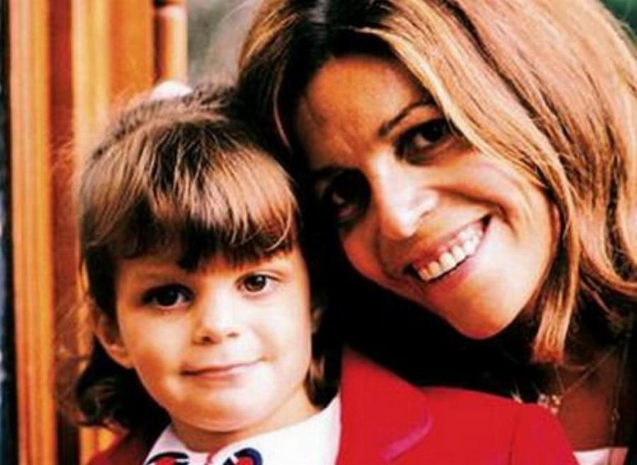 Η άγνωστη τραγωδία της Αθηνάς Ωνάση: «Τον βρήκε στο εκκλησάκι, έκλαιγε μόνος του και χάιδευε τον τάφο»