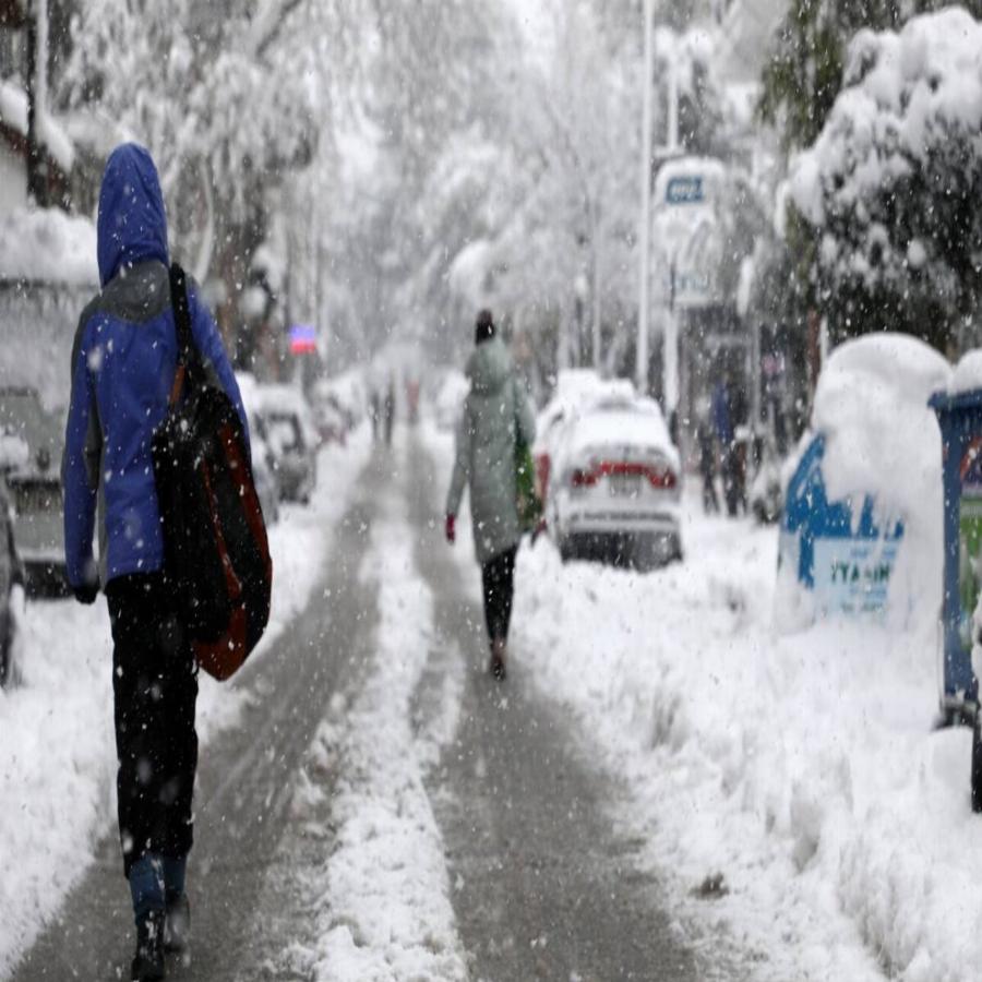 Έρχεται δύσκολος χειμώνας: Τα Μερομήνια δείχνουν βαρυχειμωνιά με χιόνια και τσουχτερό κρύο