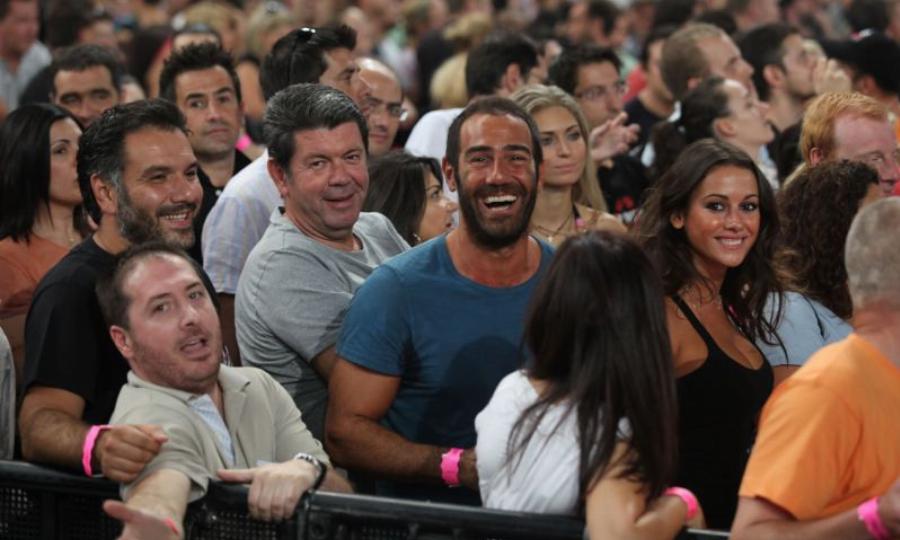 Από κολλητοί, δύο άγνωστοι: Οι 4 δυνατές φιλίες του Αντώνη Κανάκη που έληξαν άδοξα