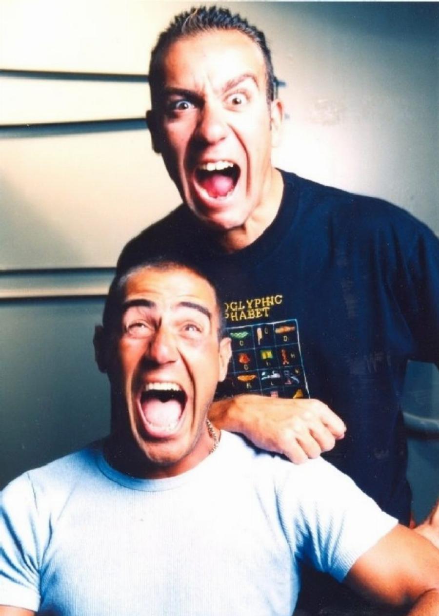 Από κολλητοί, δύο άγνωστοι: Οι 4 δυνατές φιλίες του Αντώνη Κανάκη που έληξαν άδοξα