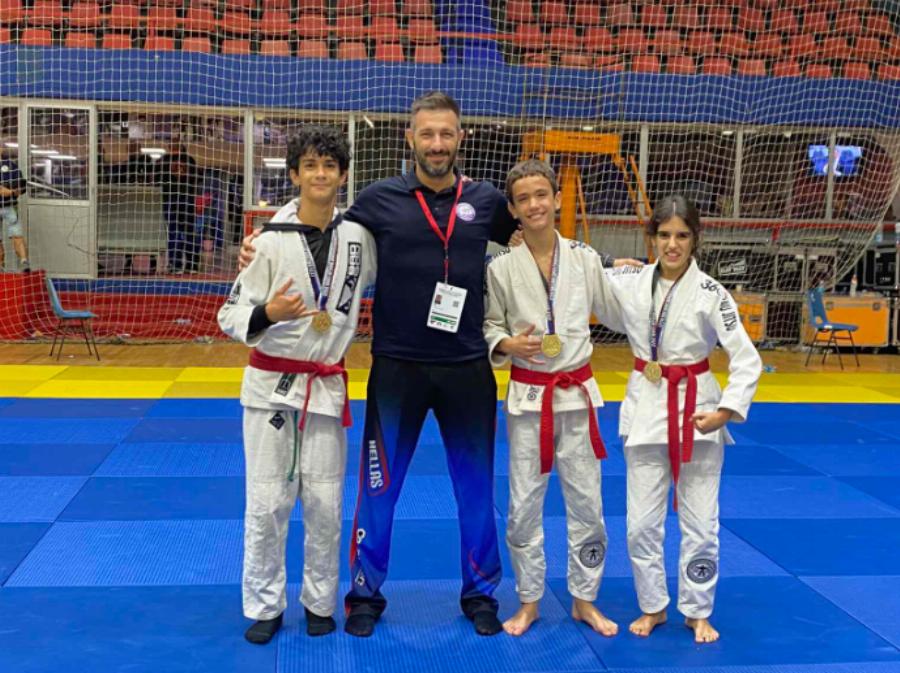 Μας γέμισαν περηφάνια: Οι “μικροί” Χρυσοί Βαλκανιονίκες του Jiu-jitsu πήγαν την Ελλάδα στη κορυφή