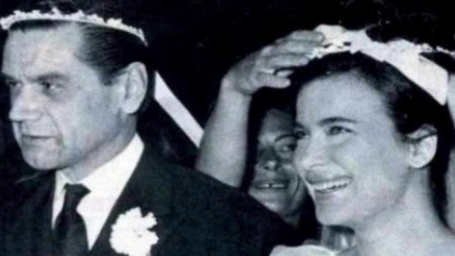 Τζένη Καρέζη: Το πραγματικό όνομα, η αγάπη για την μπιρίμπα, τα χρόνια στη φυλακή και η σχέση με την Βουγιουκλάκη