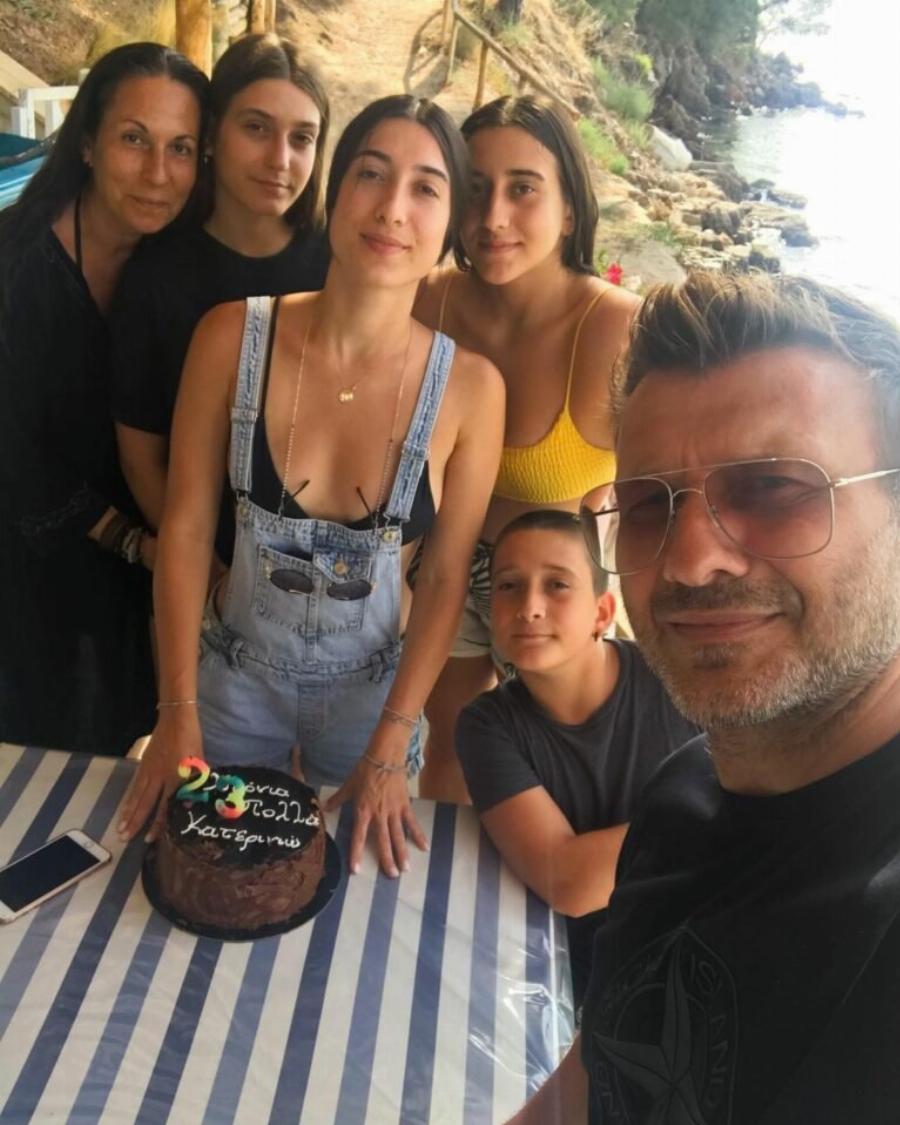 «Η Μαρία είναι η γυναίκα της ζωής μου»: Η αποκάλυψη του Γιάννη Πλούταρχου για τις δυσκολίες στον γάμο του και η σχέση με τα παιδιά του