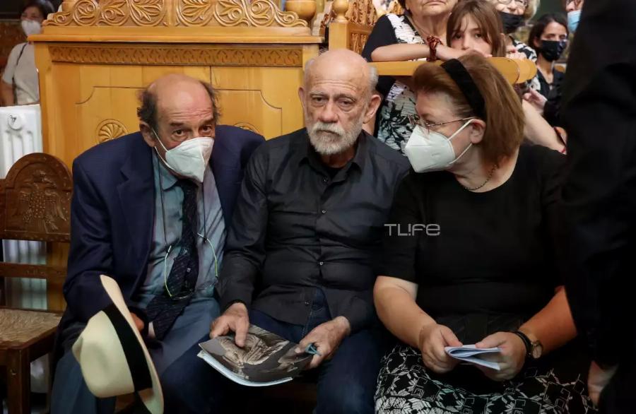 Κοσμοσυρροή στο τελευταίο αντίο της Ειρήνης Παππά: Η κηδεία της έγινε στο Χιλιομόδι Κορινθίας