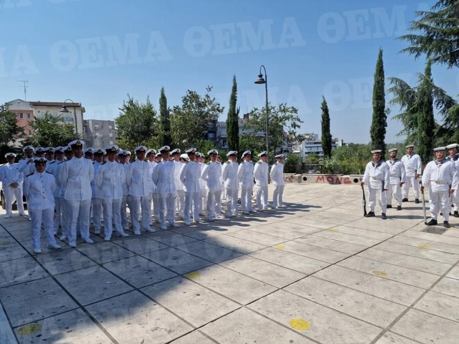 Τσακίζει κόκκαλα η κηδεία της 19χρονης Θάλειας στη Λάρισα: Σε κλίμα οδύνης και με τιμές από άγημα του Πολεμικού Ναυτικού