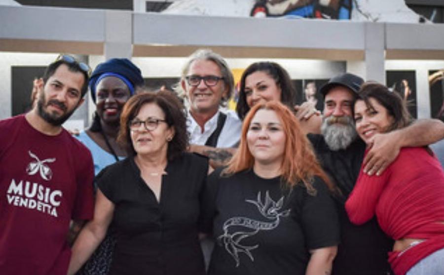 Για χάρη της Μάγδας Φύσσα: Η Κλέλια Ρένεση μας δείχνει για πρώτη φορά την κόρη της