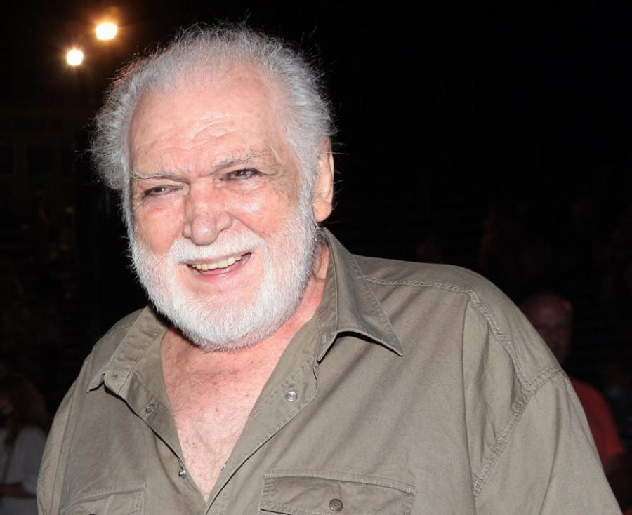 Μεγαλειώδης πράξη: Ο Κώστας Καζάκος δωρίζει το σώμα του στην Ιατρική Σχολή Αθηνών