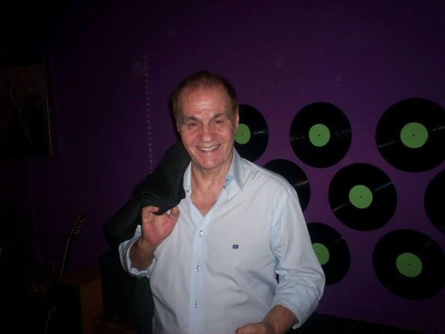 Κώστας Μοναχός: Η πολυκύμαντη ζωή, τα προβλήματα, οι 4 μήνες χωρίς ρεύμα και νερό και το έμφραγμα που παραλίγο να του στερήσει τη ζωή