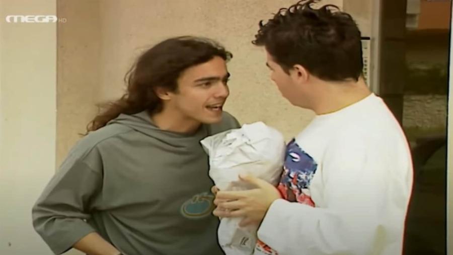 Τρομερή αλλαγή: Δείτε πόσο έχει αλλάξει ο Λεωνίδας από το “10 λεπτά κύρηγμα” – Τότε έπαιζε τον έφηβο, σήμερα είναι 42 ετών