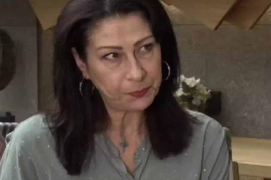 Ντέσσυ Κουβελογιάννη: Η δημοσιογραφική πορεία, η πρόταση γάμου σε ελικόπτερο, η ληστεία στο σπίτι της και η αυτοάμυνα με τη βοήθεια μαχαιριού