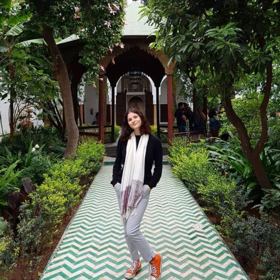 Ρεγγίνα Καραμίχου: Η κόρη του Γιώργου Καραμίχου είναι μια κούκλα, έγινε 22 ετών και είναι φτυστή ο μπαμπάς της