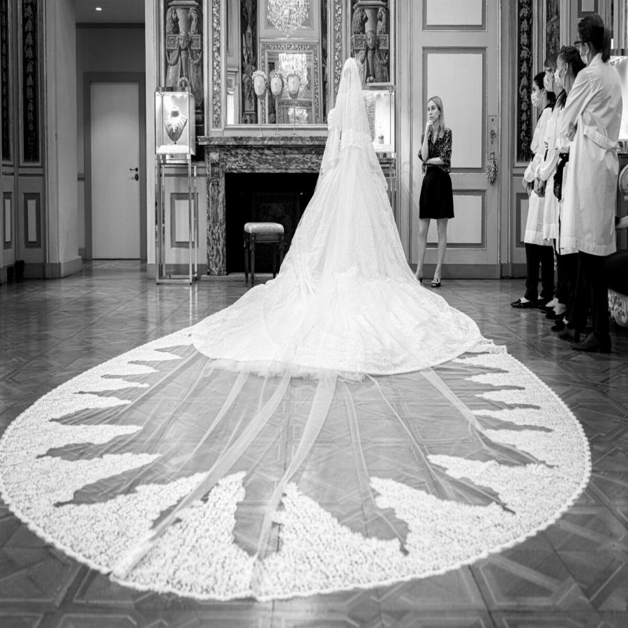 Σαν από παραμύθι: Ο γάμος της ανιψιάς της Νταϊάνα που παντρεύτηκε με 62χρονο δισεκατομμυριούχο