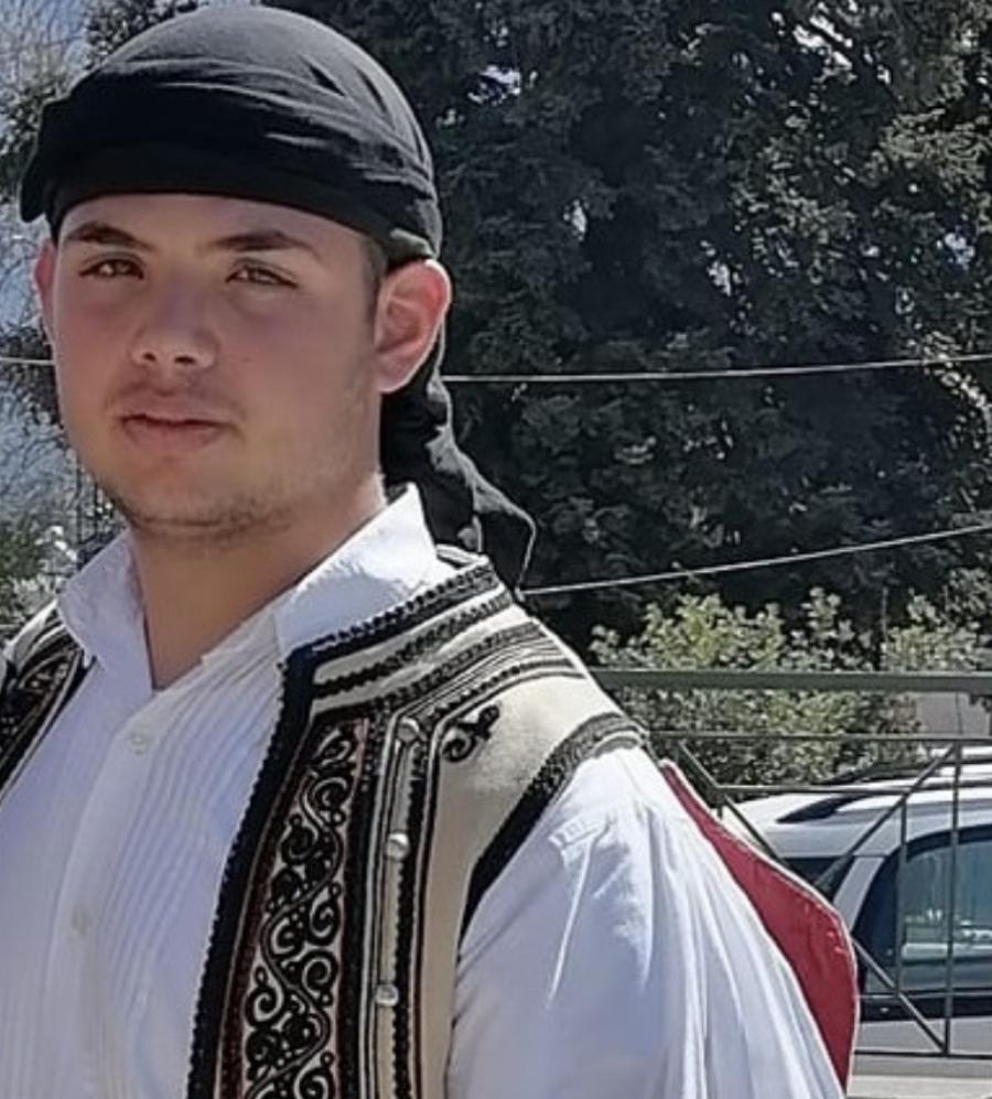 «Λαμπάκο μου, αστέρι ήσουν… κι αστέρι είσαι»: Το σπαρακτικό μήνυμα του πατέρα του 15χρονου που σκοτώθηκε με το ποδήλατο